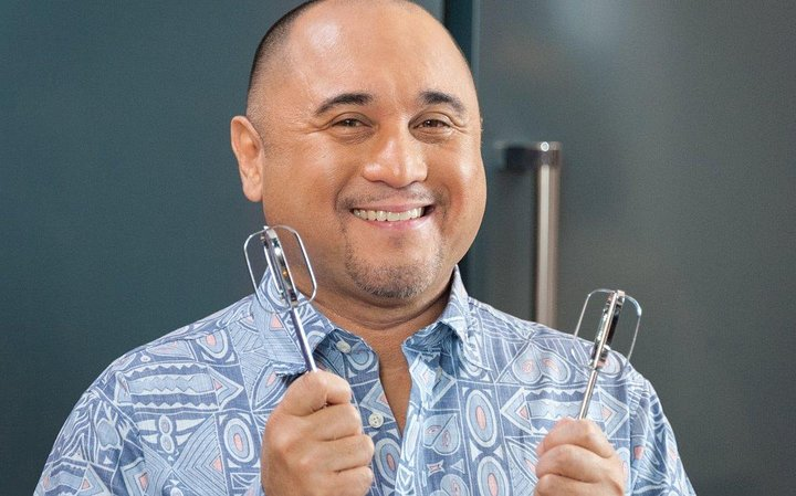 You Host "Lanai Tabura"